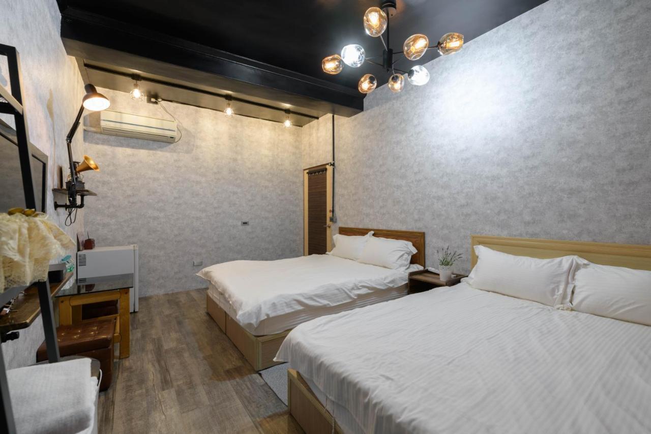 לודונג 羅東夜市 小宅一生民宿 Night Market Small House Lifetime Hotel מראה חיצוני תמונה
