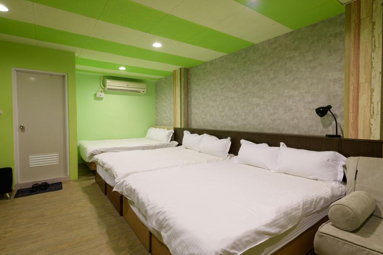 לודונג 羅東夜市 小宅一生民宿 Night Market Small House Lifetime Hotel מראה חיצוני תמונה