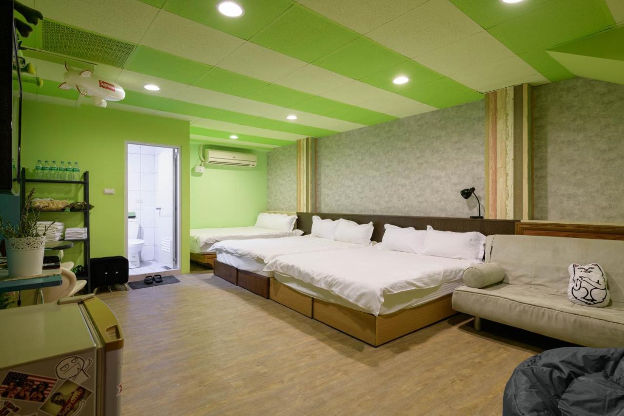 לודונג 羅東夜市 小宅一生民宿 Night Market Small House Lifetime Hotel מראה חיצוני תמונה