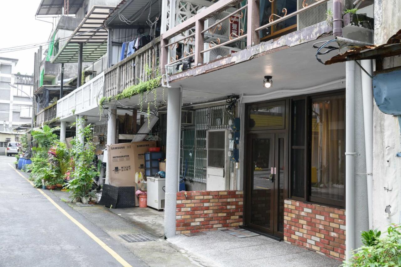לודונג 羅東夜市 小宅一生民宿 Night Market Small House Lifetime Hotel מראה חיצוני תמונה