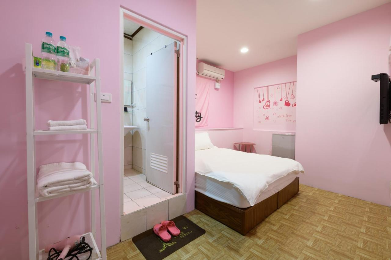 לודונג 羅東夜市 小宅一生民宿 Night Market Small House Lifetime Hotel מראה חיצוני תמונה