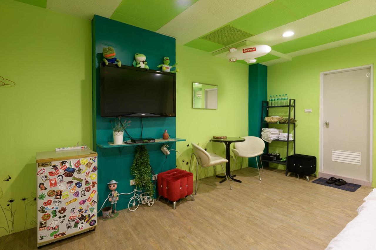 לודונג 羅東夜市 小宅一生民宿 Night Market Small House Lifetime Hotel מראה חיצוני תמונה